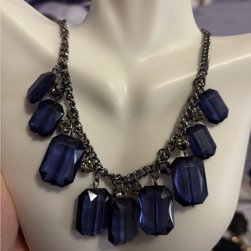 Elegant Blue Statement Necklace